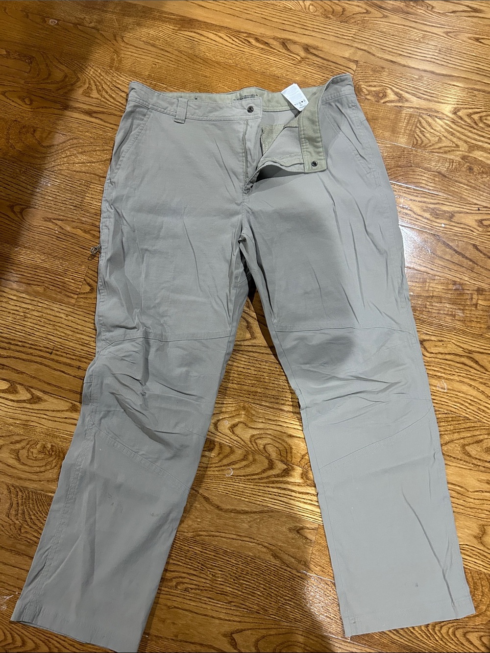 Columbia Men's Light Tan Chinos - Outdoor Casual Pants
